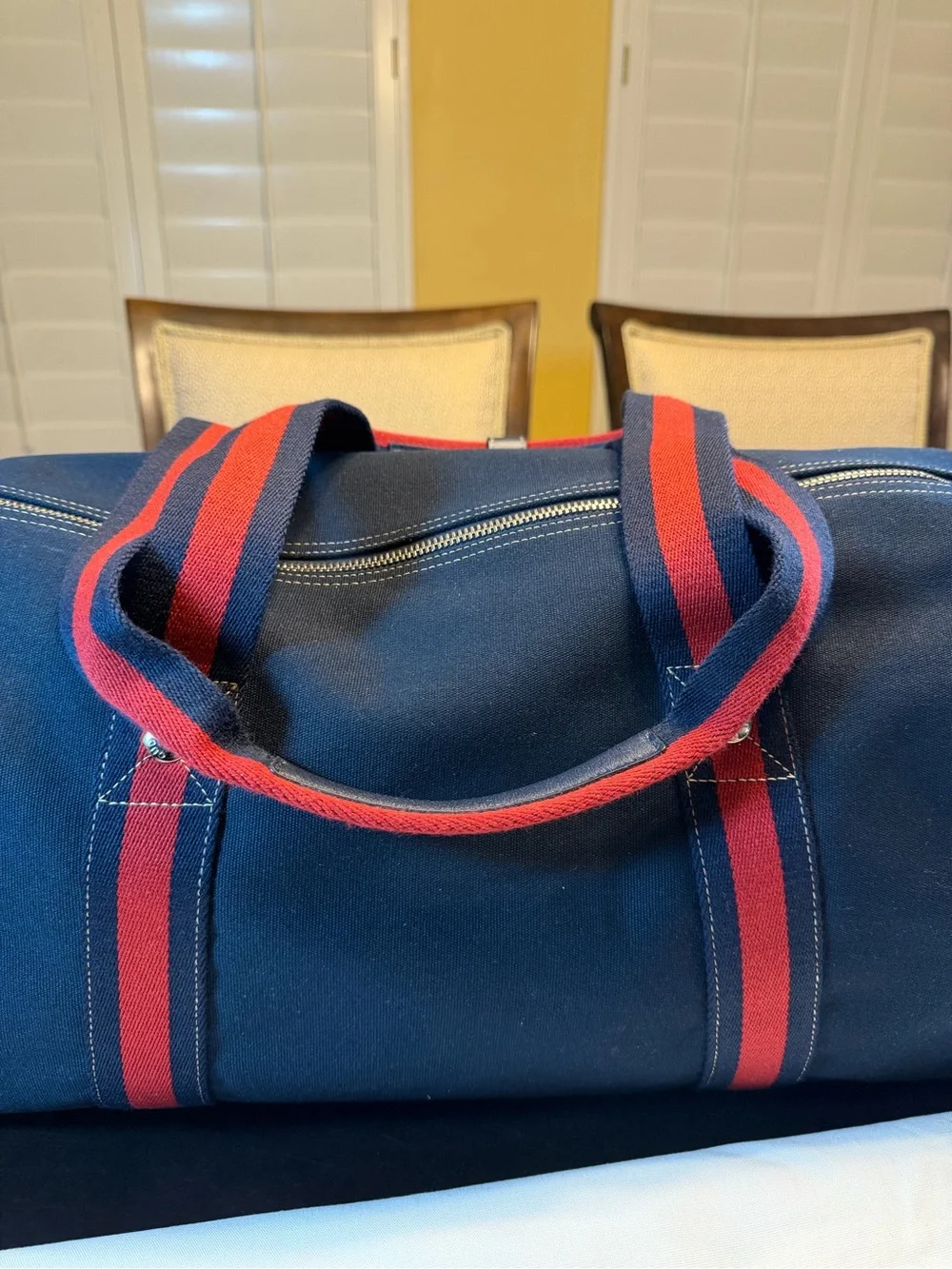 New Authentic Gucci Crest Logo Navy Canvas Duffle Bag Large